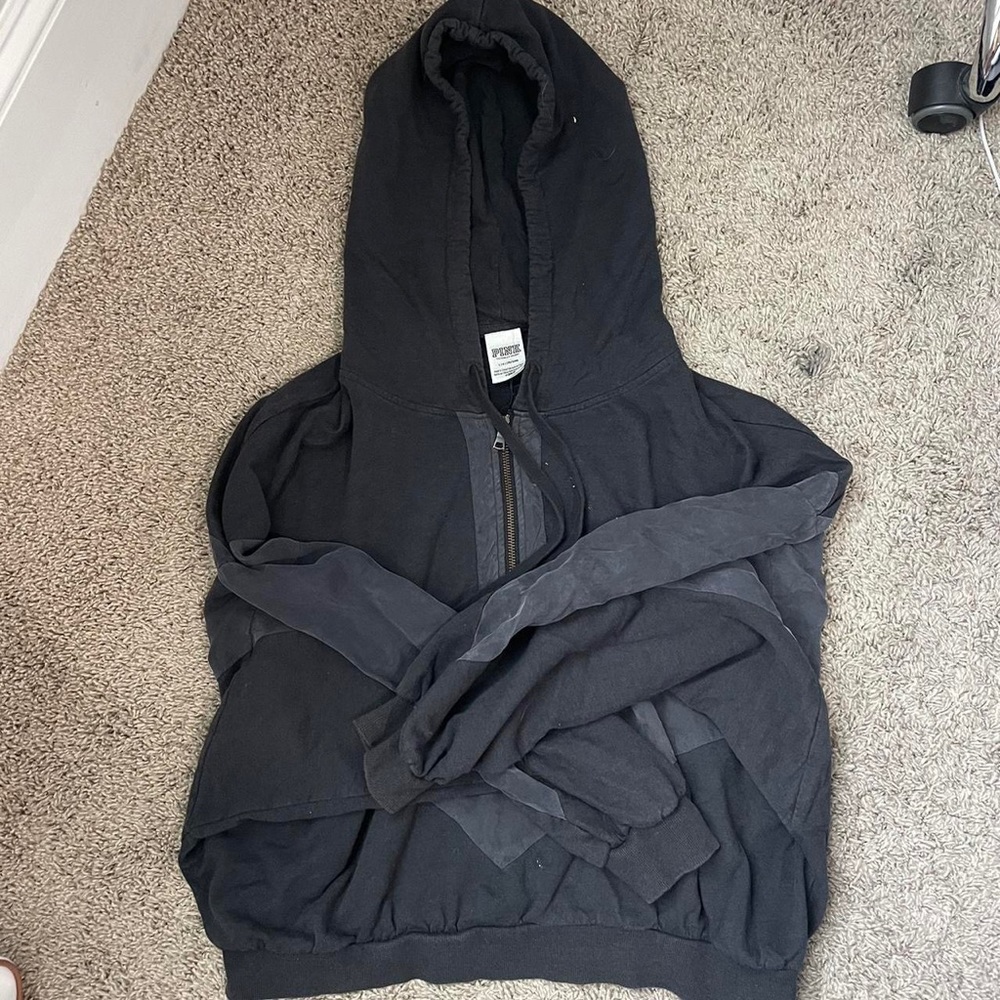 Black and gray pink cropped hoodie 
Oversized and super comfortable
